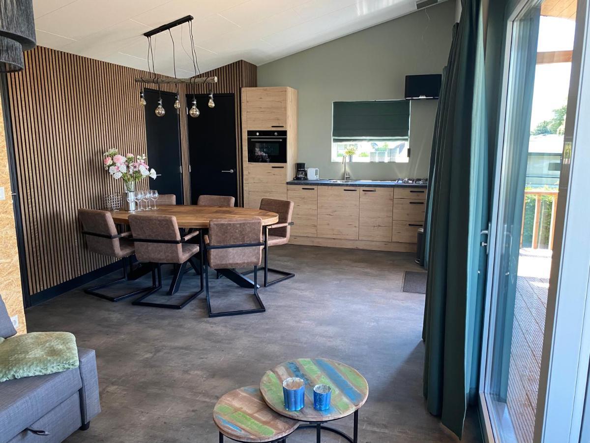 Camping Kleine Belterwijde, Wiede Lodge Met Uitzicht Over Het Water Exterior foto