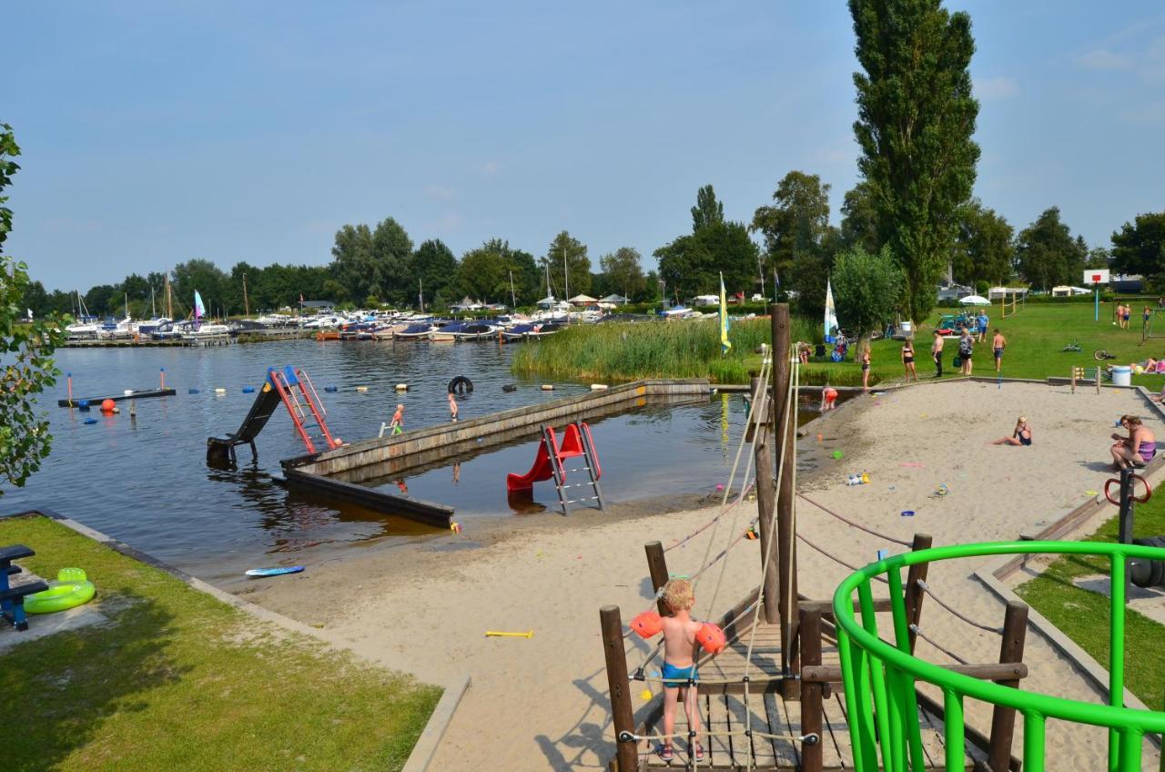 Camping Kleine Belterwijde, Wiede Lodge Met Uitzicht Over Het Water Exterior foto