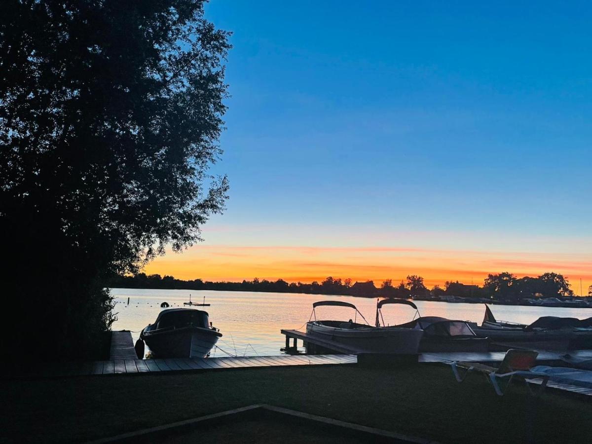 Camping Kleine Belterwijde, Wiede Lodge Met Uitzicht Over Het Water Exterior foto