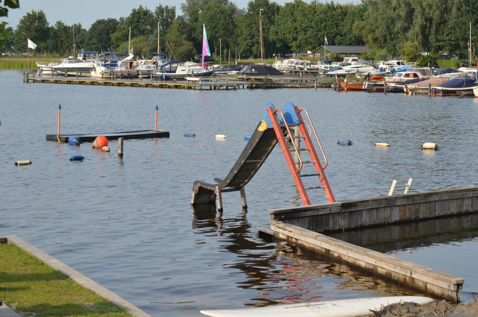 Camping Kleine Belterwijde, Wiede Lodge Met Uitzicht Over Het Water Exterior foto
