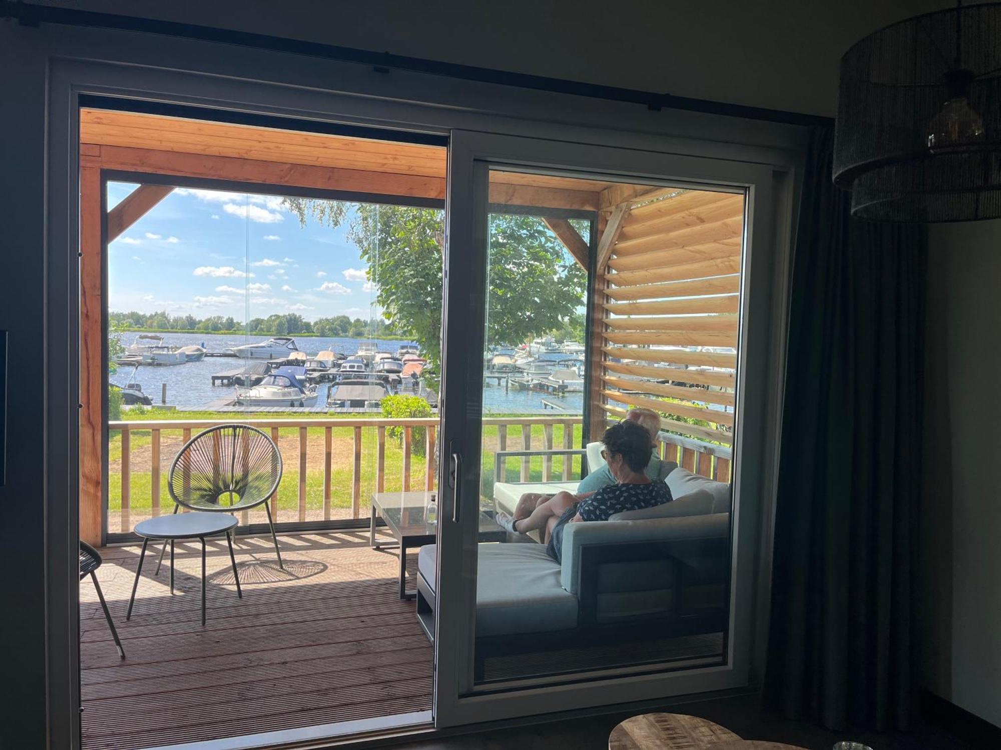 Camping Kleine Belterwijde, Wiede Lodge Met Uitzicht Over Het Water Exterior foto